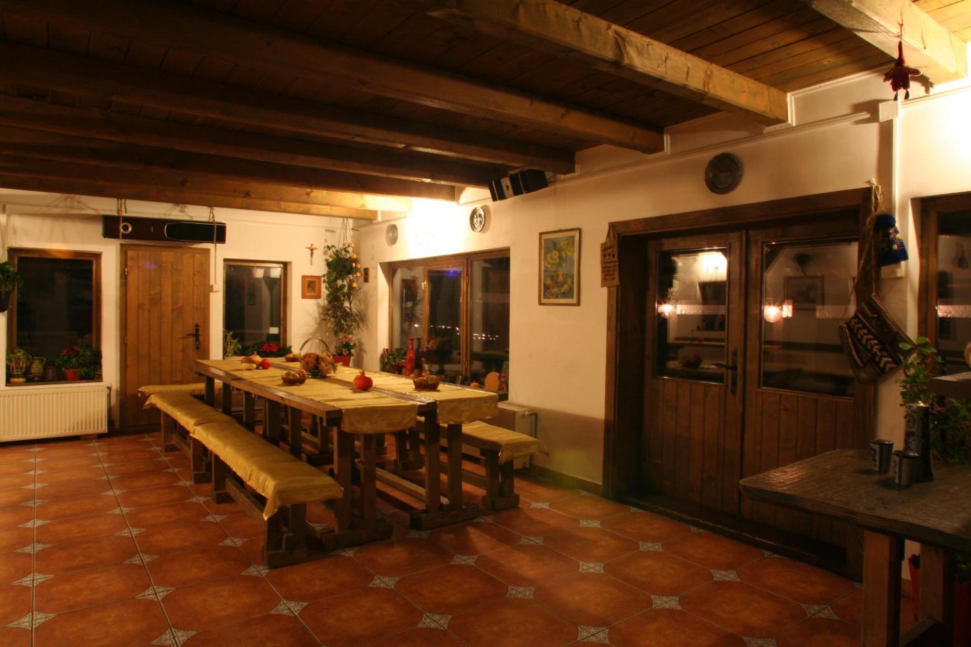 Hotel Cabana La Noi Rîşnov Exteriér fotografie