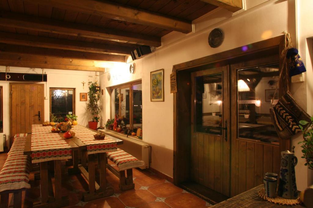 Hotel Cabana La Noi Rîşnov Exteriér fotografie